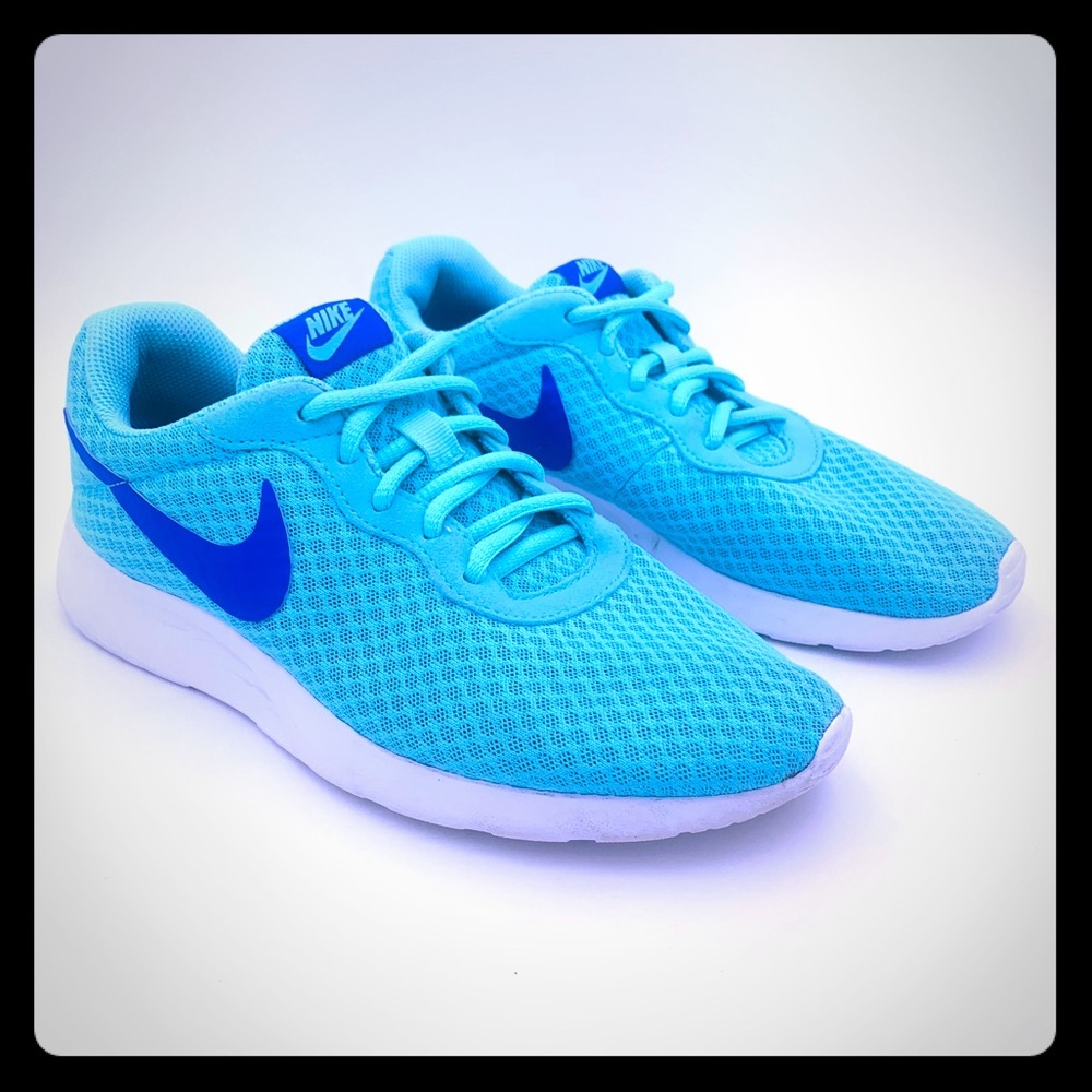 Nike Tanjun Womens Running Shoes Size 8.5